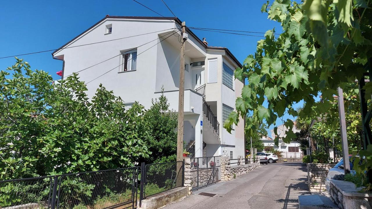 Apartments Ema Цриквеница Экстерьер фото
