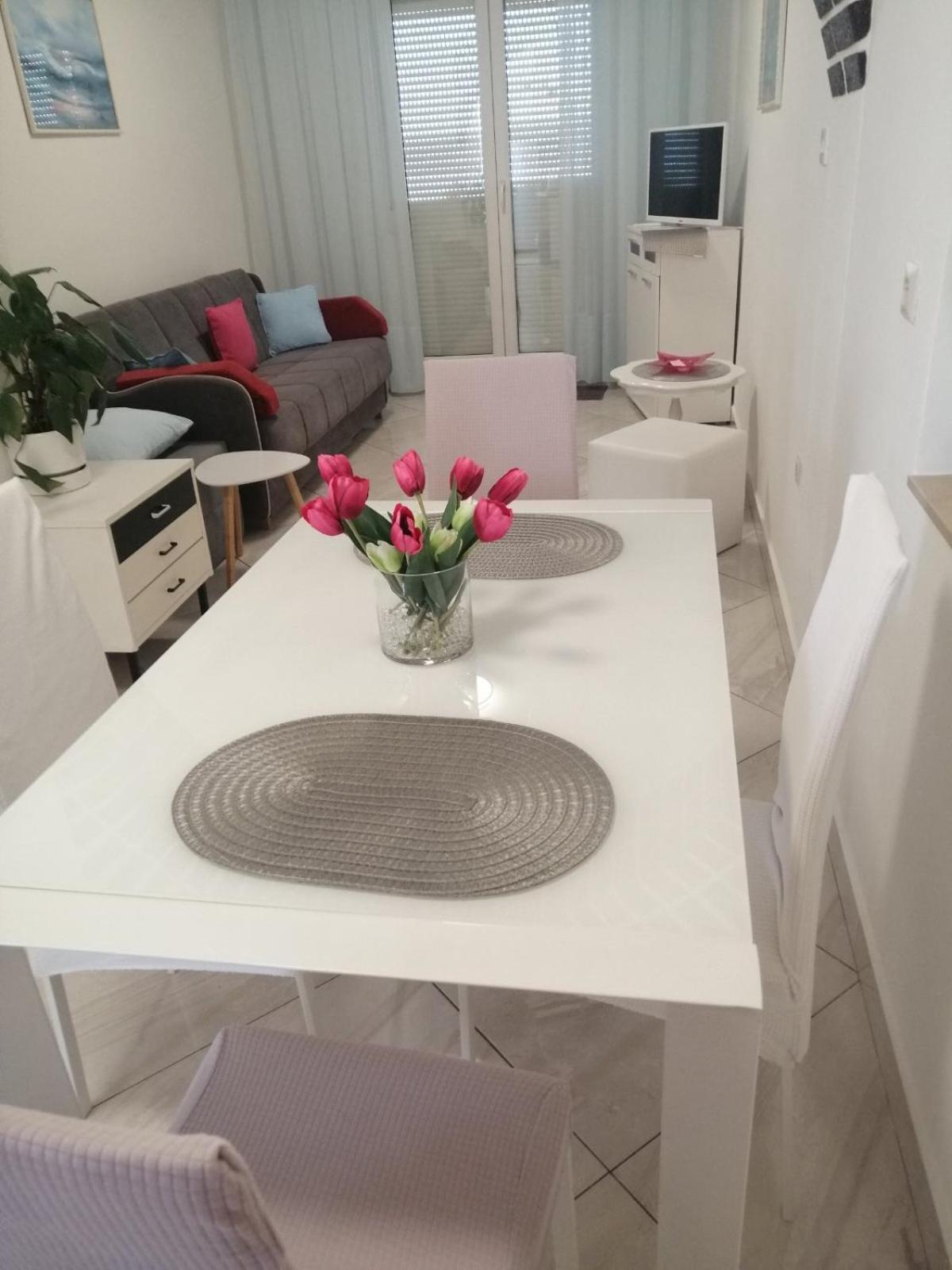 Apartments Ema Цриквеница Экстерьер фото